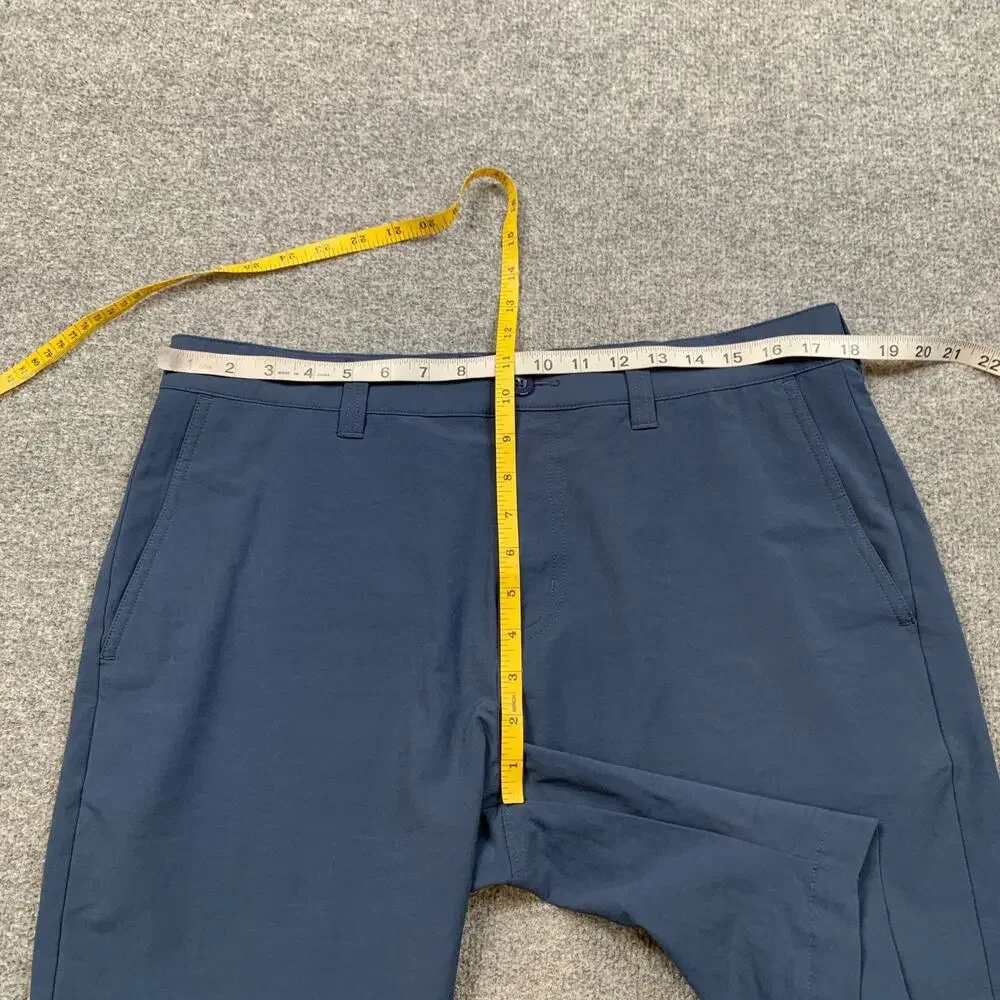 Travis Mathew Shorts Mens 34 Navy Bermuda Golf Stretch Lightweight Performance